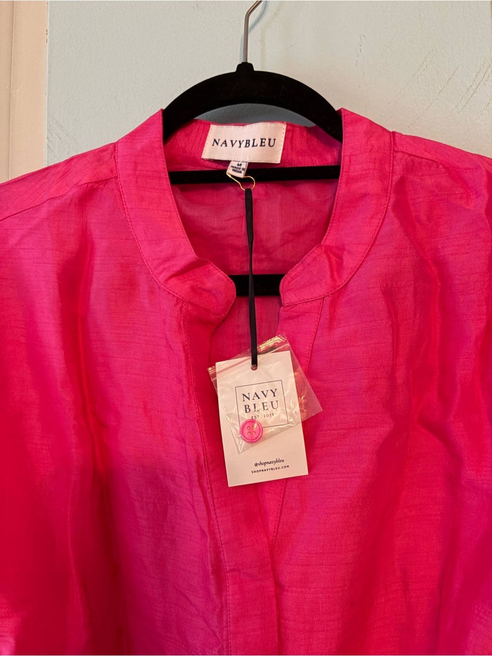 NWT Navy Bleu bright pink silk style dress with side pockets and belt. Size Med. - Picture 2 of 5